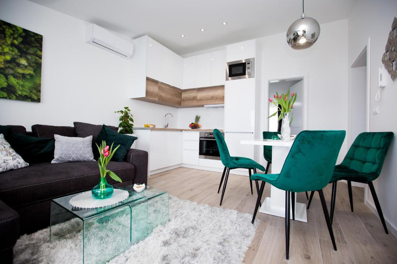 Luxury Apartments Mia Подстрана Экстерьер фото