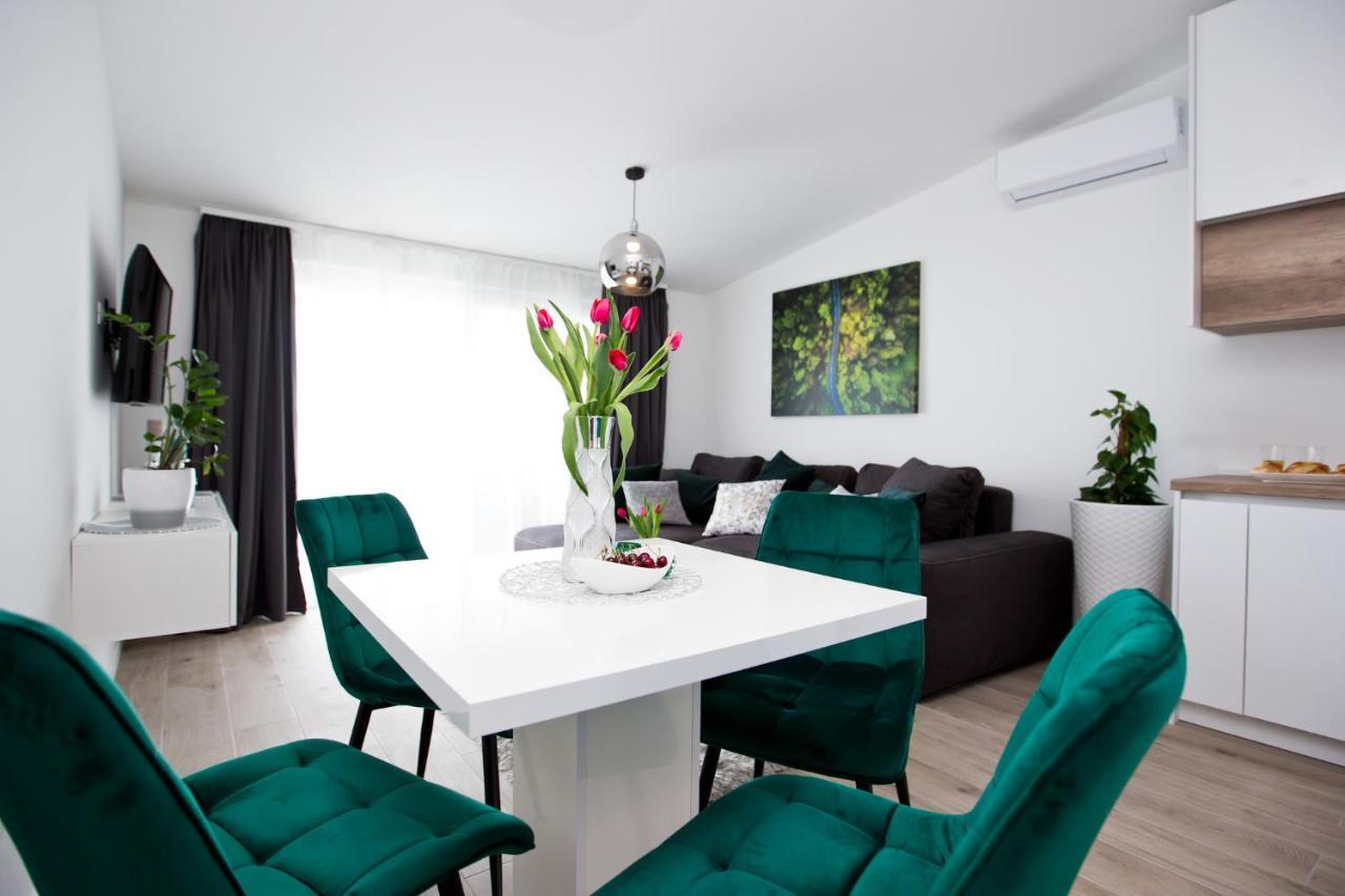 Luxury Apartments Mia Подстрана Экстерьер фото